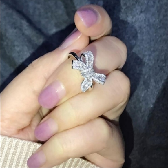 *NEW 925 STERLING SILVER DIAMOND BAGUETTE BOW RING - Picture 2 of 6